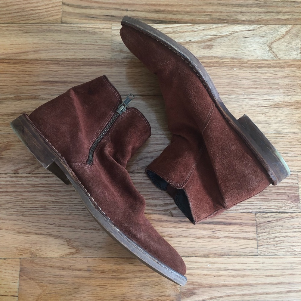 Almost brand new brown boots